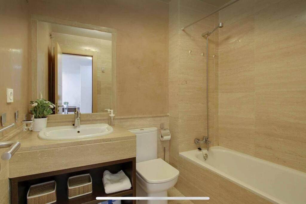 PACIFICO P4 - Bonito apartamento con piscina&parking, playa a 100 metros Appartamento Málaga Esterno foto
